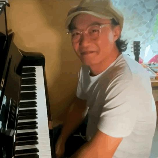 “陈奕迅最新动态”,陈奕迅最新动态，一个温馨有趣的日常故事