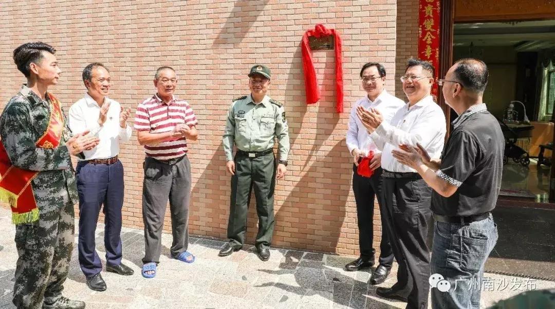 妈妈户演员,妈妈户演员，时代背景下的闪耀之星